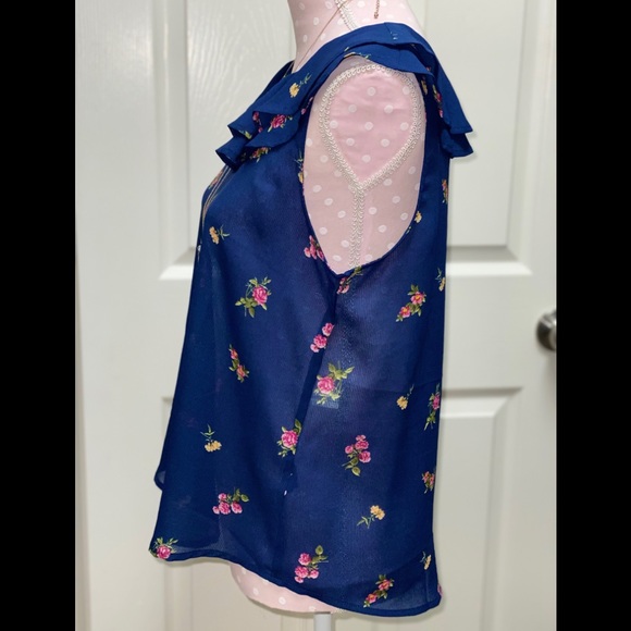 SOLD Sheer top - Picture 2 of 3